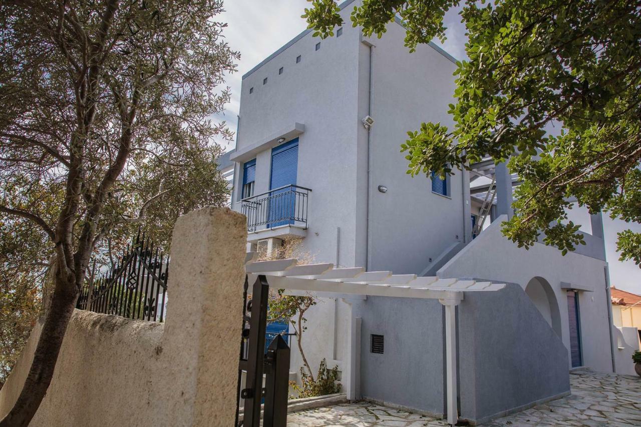 Villa Dimos ยีธิโอ ภายนอก รูปภาพ